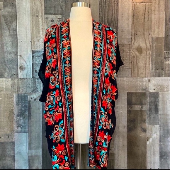 Altar’d State Embroidered Kimono - Picture 2 of 12